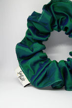 Load image into Gallery viewer, Snow Dust on Soie Pure Scrunchies - Set of 3