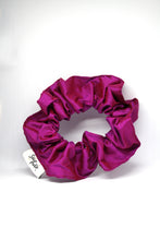 Load image into Gallery viewer, Snow Dust on Soie Pure Scrunchies - Set of 3