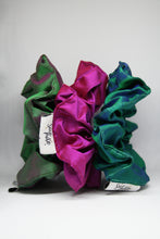 Load image into Gallery viewer, Snow Dust on Soie Pure Scrunchies - Set of 3