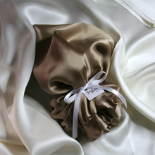 Load image into Gallery viewer, Champagne Bonnet