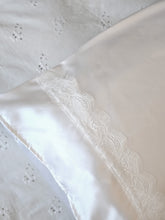 Load image into Gallery viewer, Lace Trim Pillowcase

